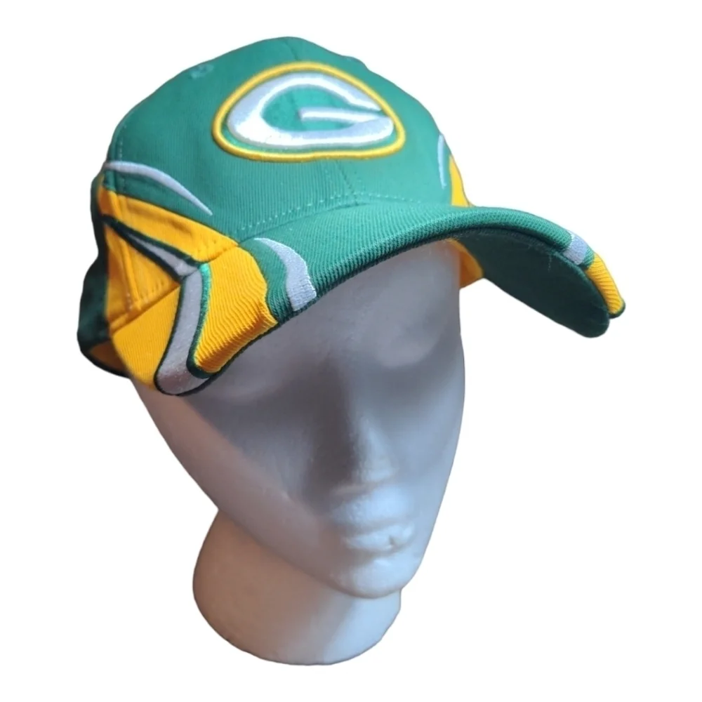 REEBOK Green Bay Packer Authentic Sideline Mens Fitted Hat EUC